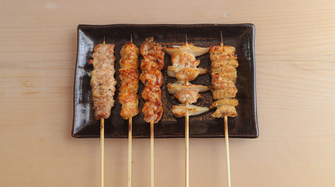 要町駅近くの居酒屋・炭火酒場かなめの炭火焼き鳥
