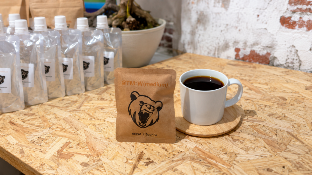 日比野駅近くのヒグマヤコーヒーで提供されるスペシャルティコーヒー